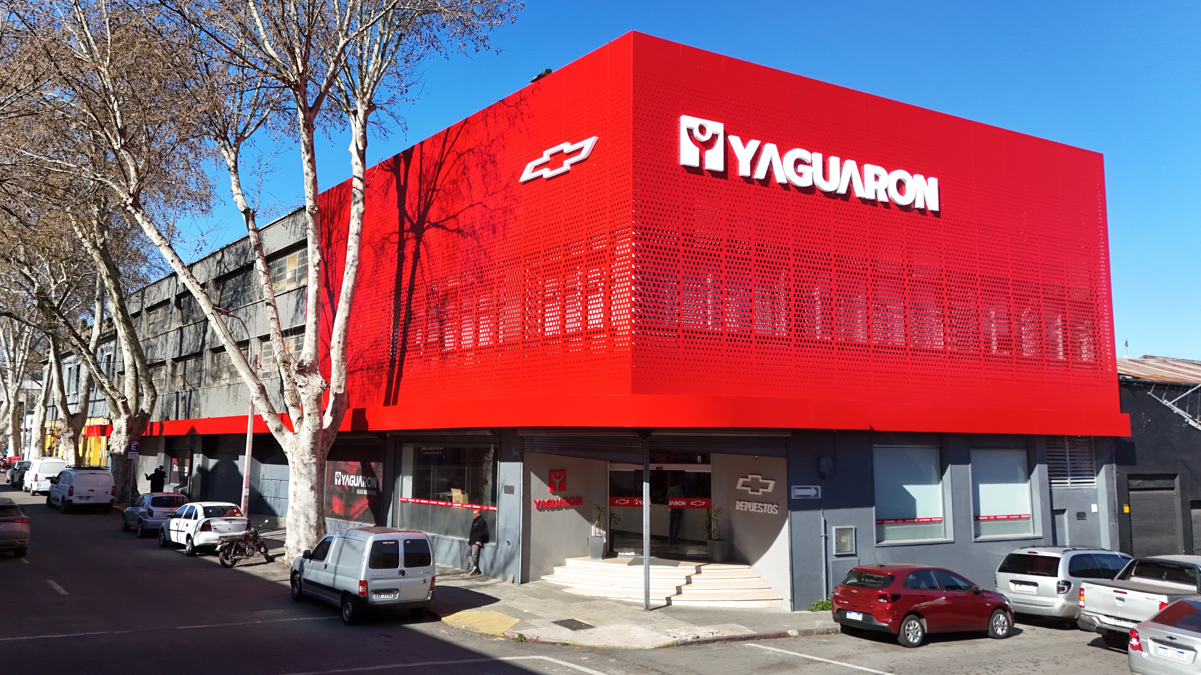 YAGUARON REPUESTOS — Logística · Oficinas + Depósito en Montevideo, Uruguay